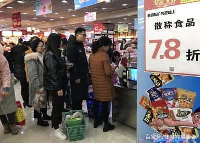 大商場旺季遇冷，紛紛店前搭棚促銷 網友給出“逆襲”新出路